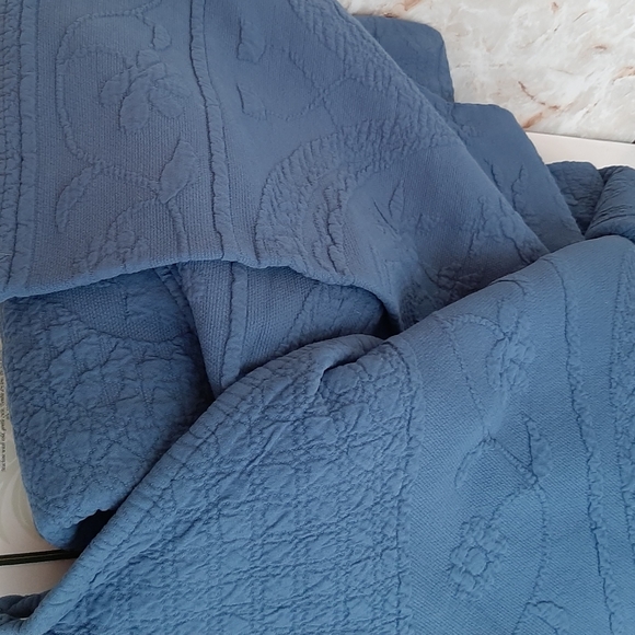 King Charles Blue Coverlet by - Picture 4 of 14